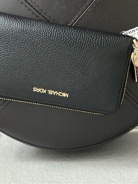 Michael Kors Black Leather Zip Wallet